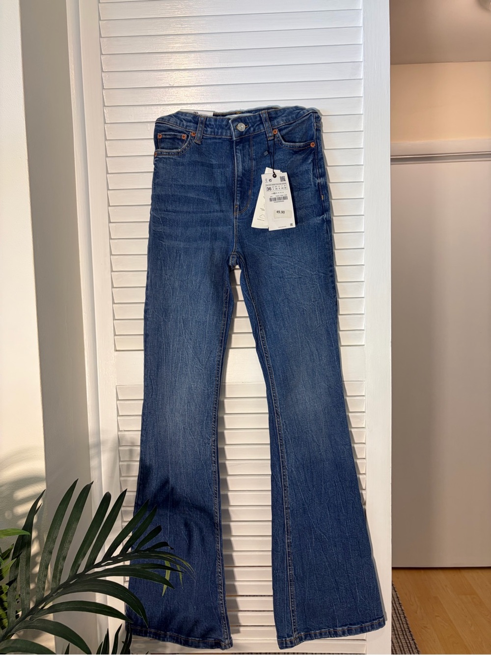 Zara High Rise Flare Jeans in Dark Blue Wash